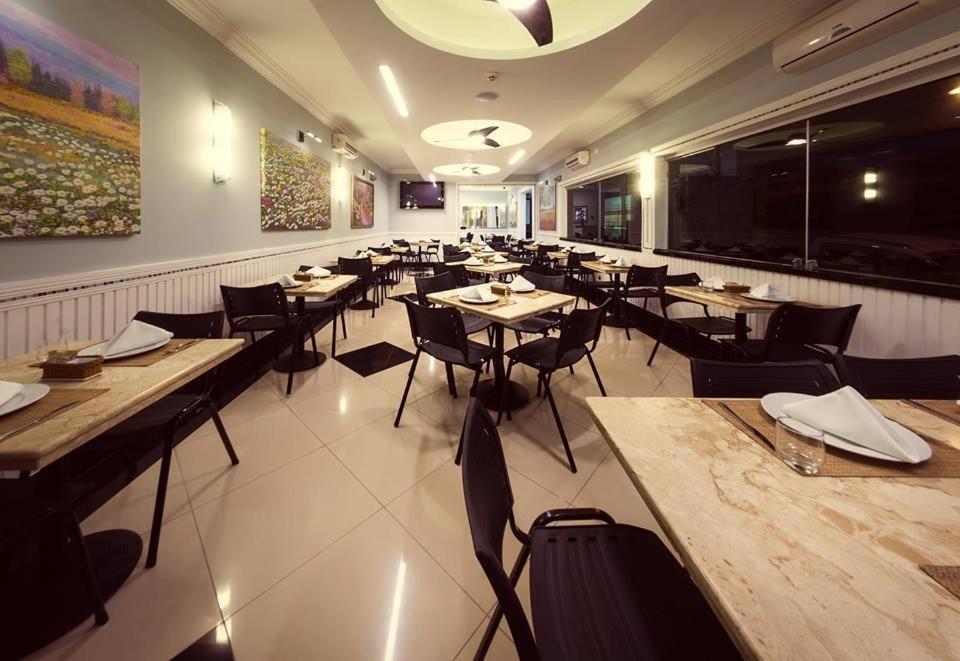 Hotel Kk Itu Luaran gambar