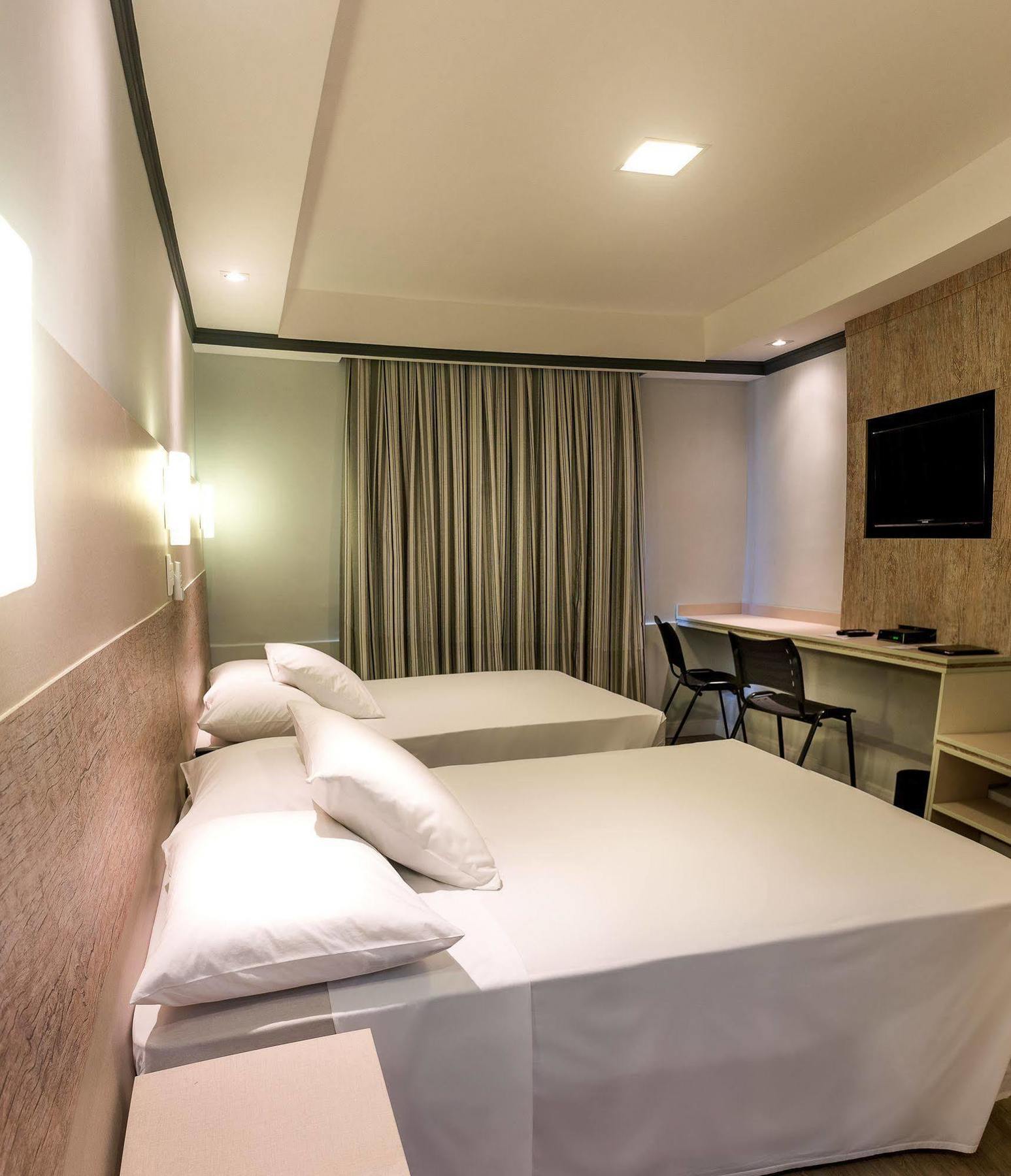 Hotel Kk Itu Luaran gambar