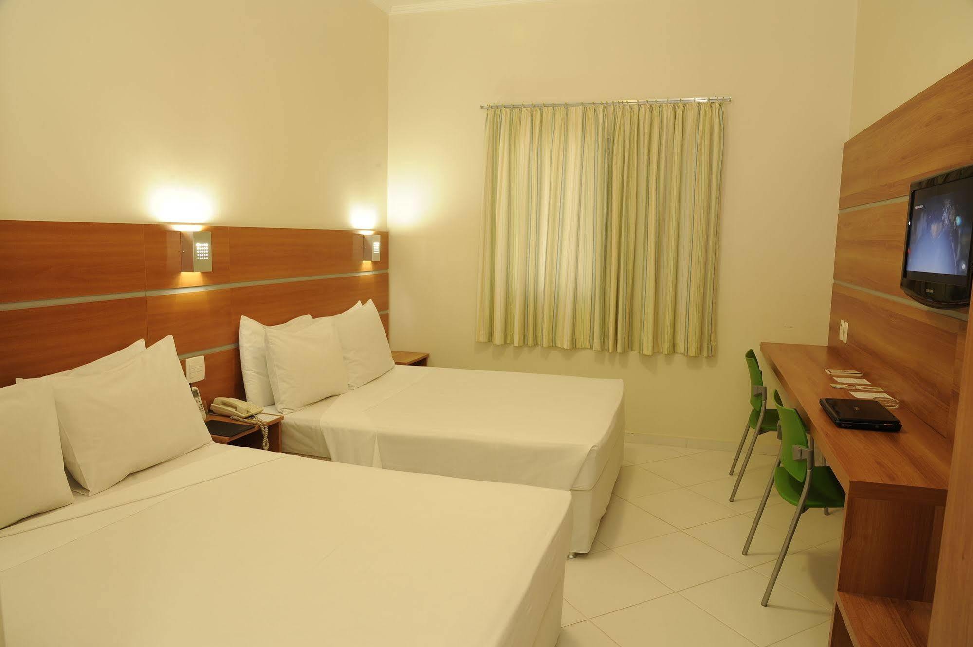 Hotel Kk Itu Luaran gambar