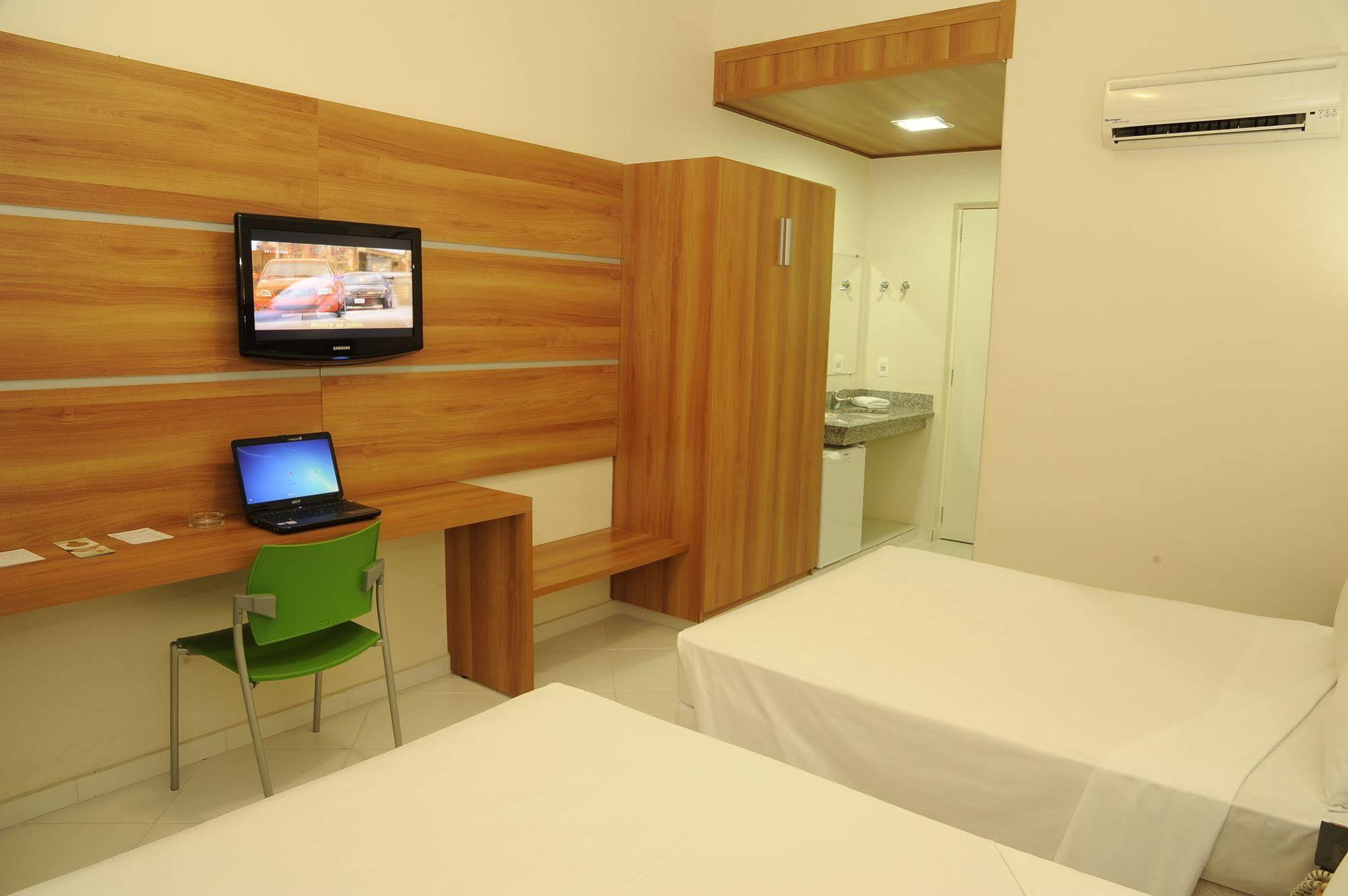 Hotel Kk Itu Luaran gambar