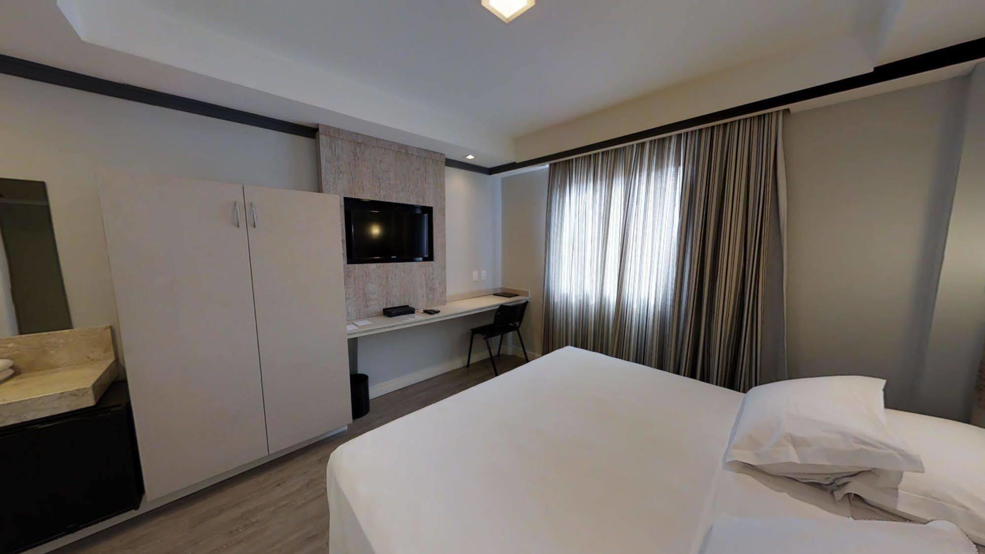 Hotel Kk Itu Luaran gambar