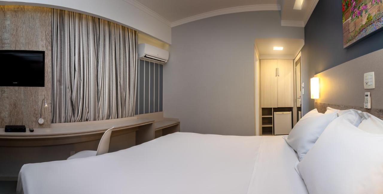 Hotel Kk Itu Luaran gambar